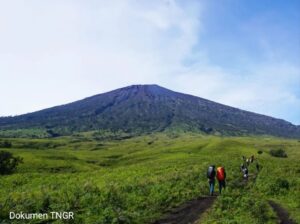 Mengenal Rinjani, Gunung yang Banyak Diburu Para Pecinta Alam